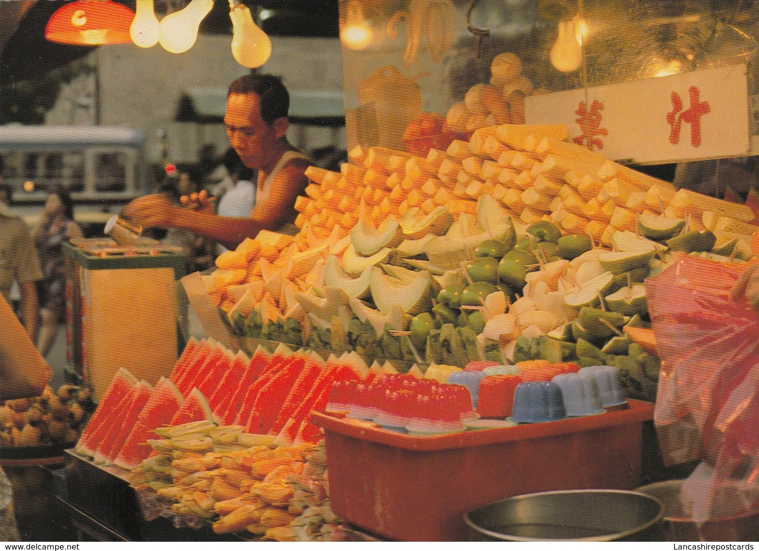 Postcard Singapore Night Time Fruit Stall [ Market ]  My Ref  B23555 - Singapore