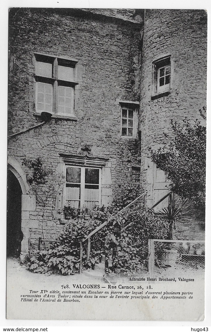 VALOGNES - N° 748 - RUE CARNOT - TOUR DU XVe SIECLE - CPA NON VOYAGEE - Valognes