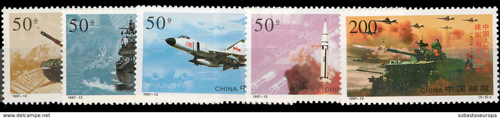 CHINA. ** 3494/98. Armas. Año 1997. - Nuevos