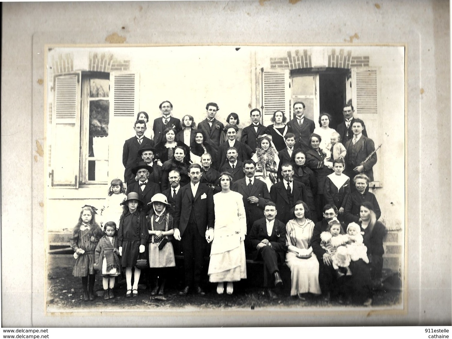 23 . CULAN . PHOTO ANCIENNE  DE MARIAGE  . STUDIO " LOUIS  ANDRE " . ( Dim Photo 24 X 17.5 Cm Sur Carton 27 X 35 Cm ) - Lieux