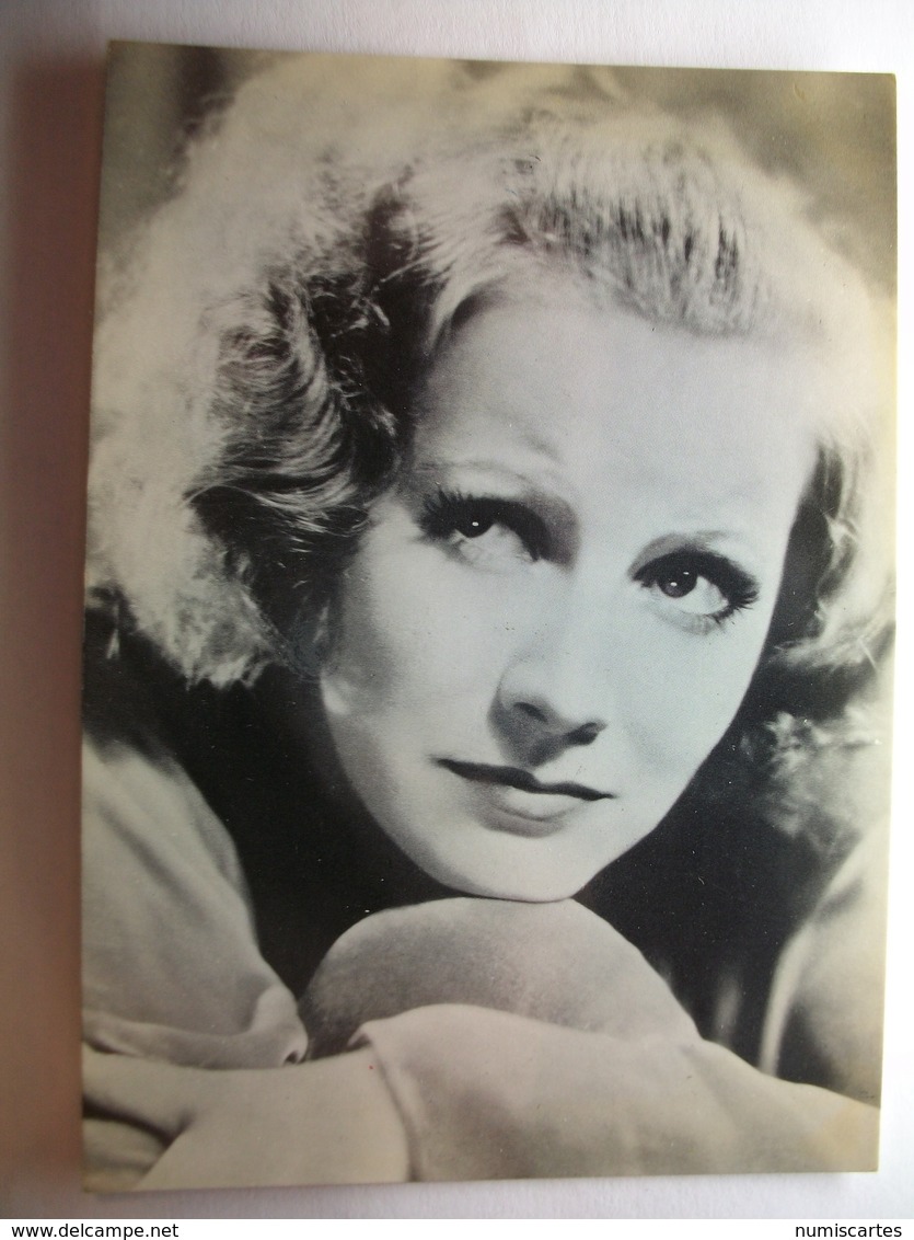 Carte Postale Greta Garbo - Actrice Suédoise Naturalisée Américaine (  Forrmat 11X15 Cm Non Circulée ) - Artistes