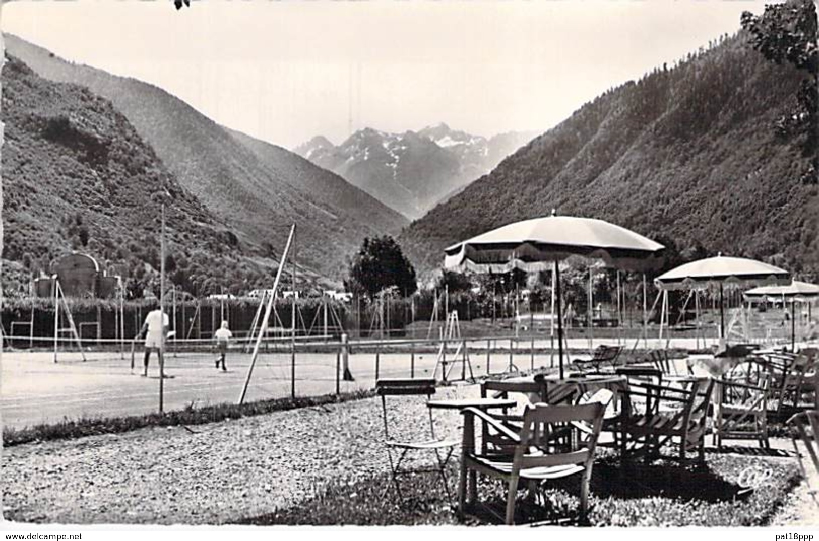 31 - LUCHON : Les Tennis Et Port De Venasque - CPSM Dentelée Noir Et Blanc Format CPA - Haute Garonne - Luchon