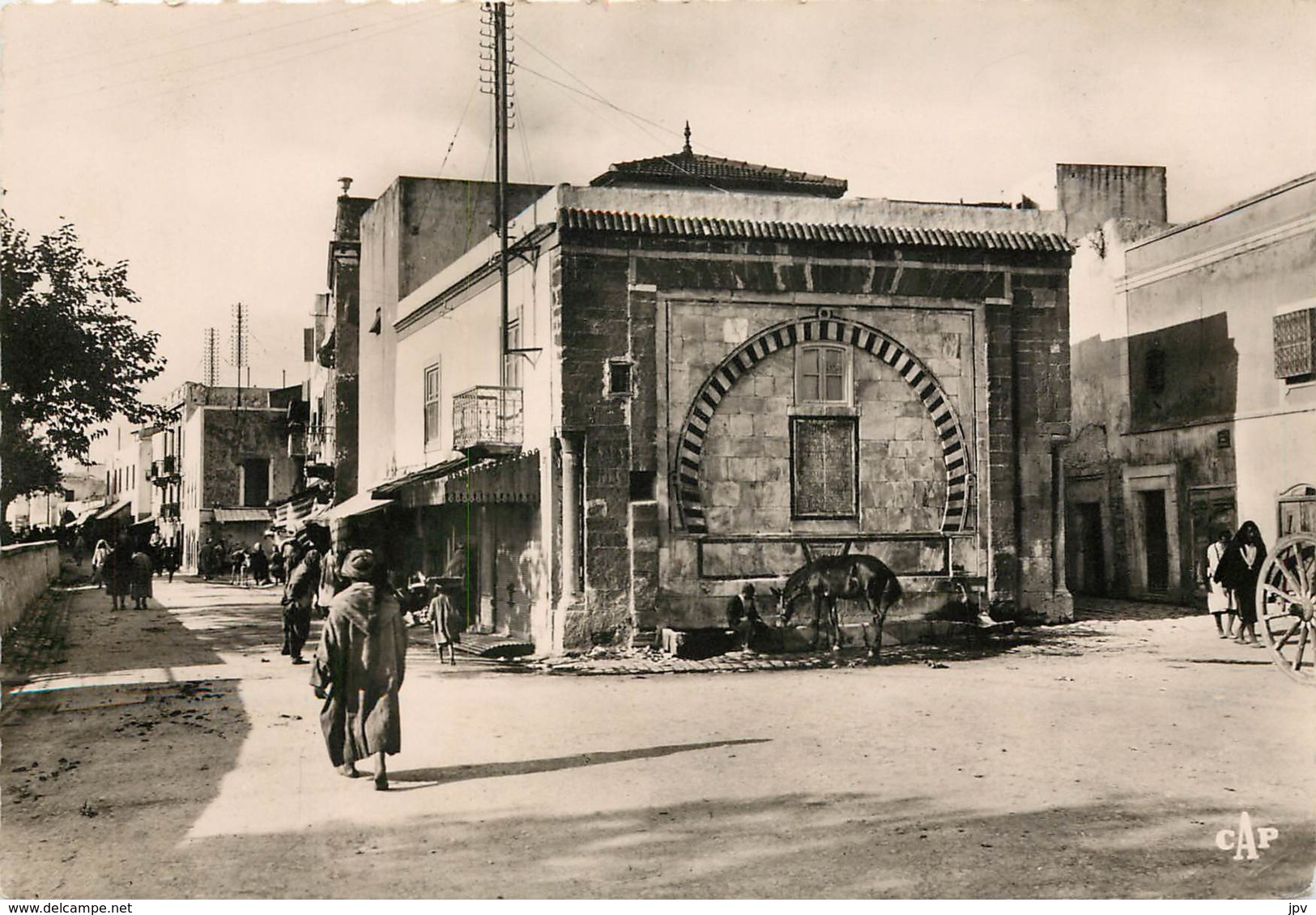 TUNISIE - BIZERTE - Fontaine Sur La Place De France - Tunisie