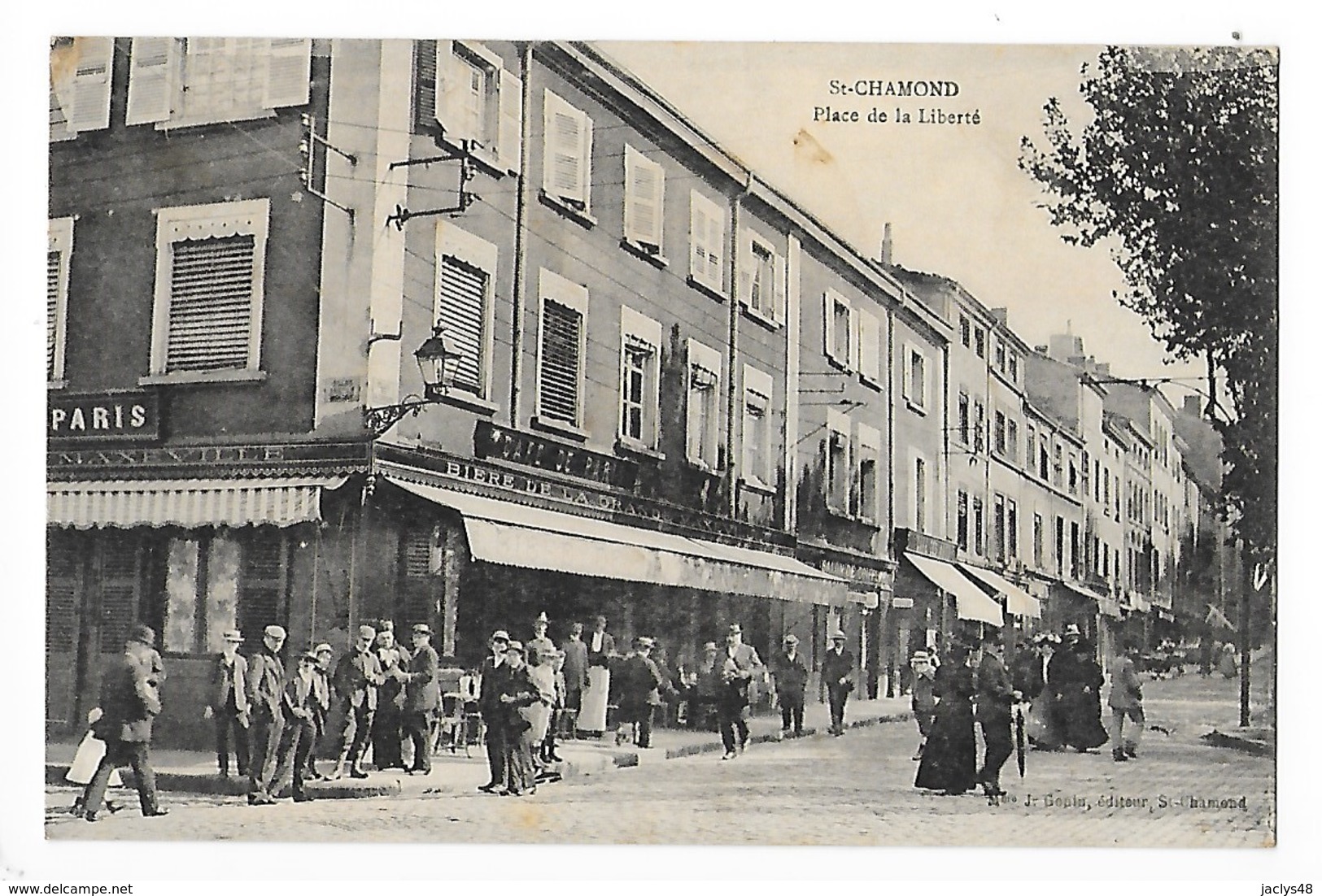 St CHAMOND  (cpa 42)  Place De La Liberté - Café De Paris  -  L 1 - Saint Chamond