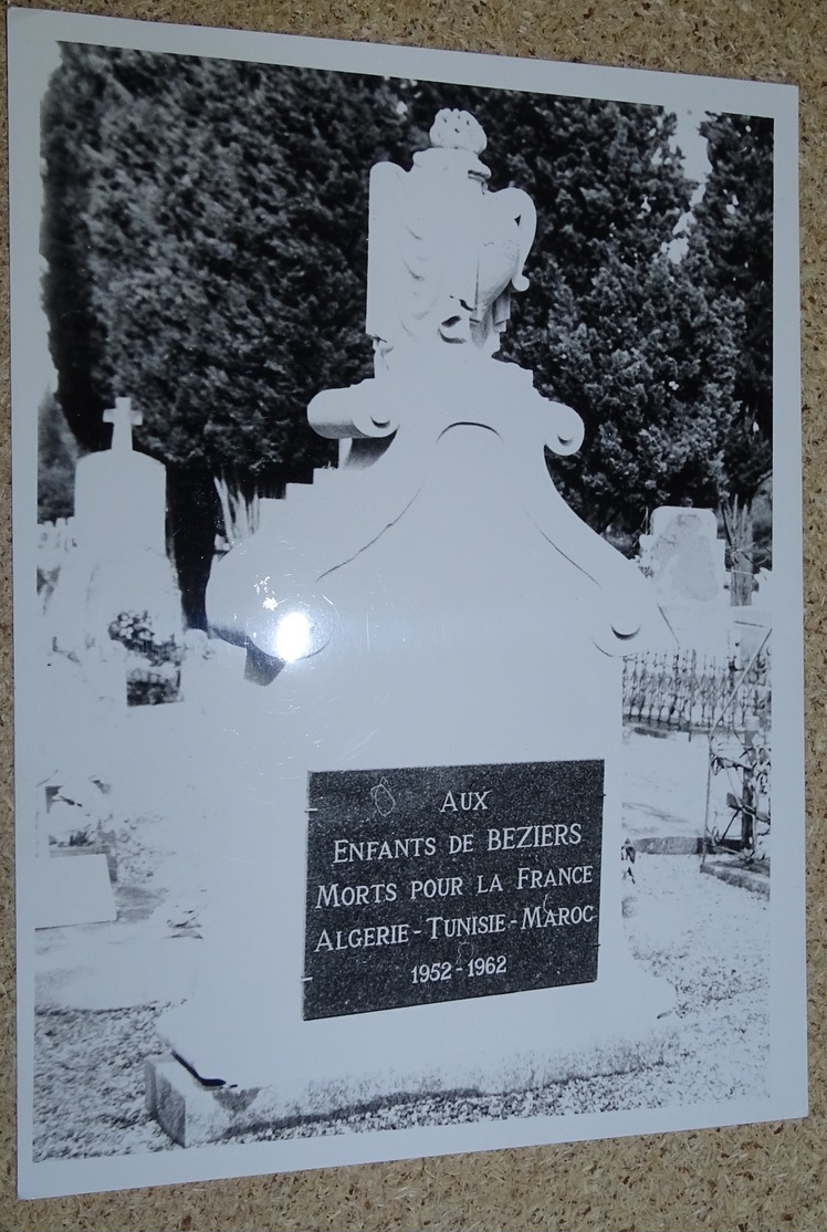 Photo Monument Aux Enfants De Béziers Morts Pour La France Algérie Tunisie Maroc - Photo M Carrère La Vie Du Rail - Guerre, Militaire