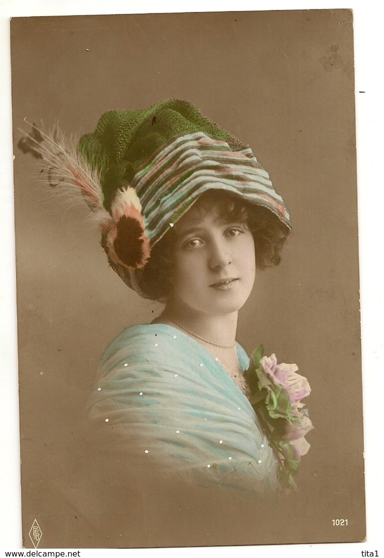 87 -  Jeune Dame Chapeau Original - Mode