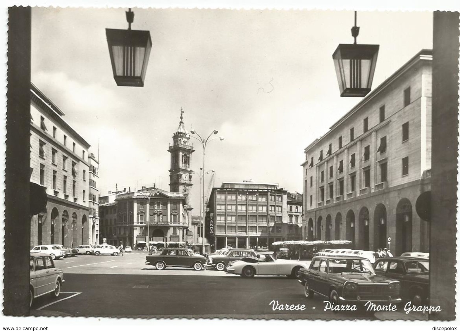 W2604 Varese - Piazza Monte Grappa - Auto Cars Voitures / Non Viaggiata - Varese