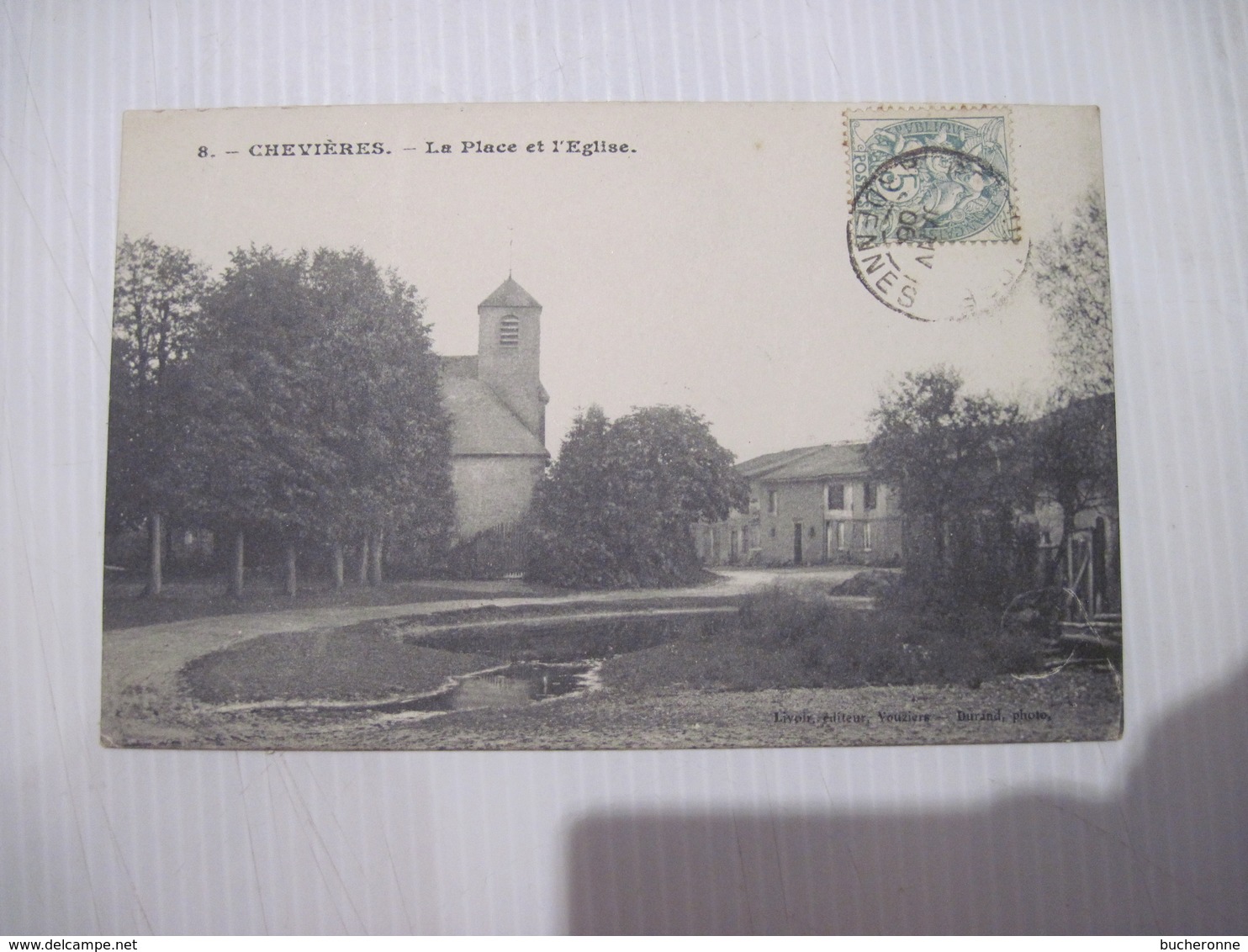 CPA  08  CHEVIERES La Place Et L'Eglise 1906  TBE - Autres & Non Classés