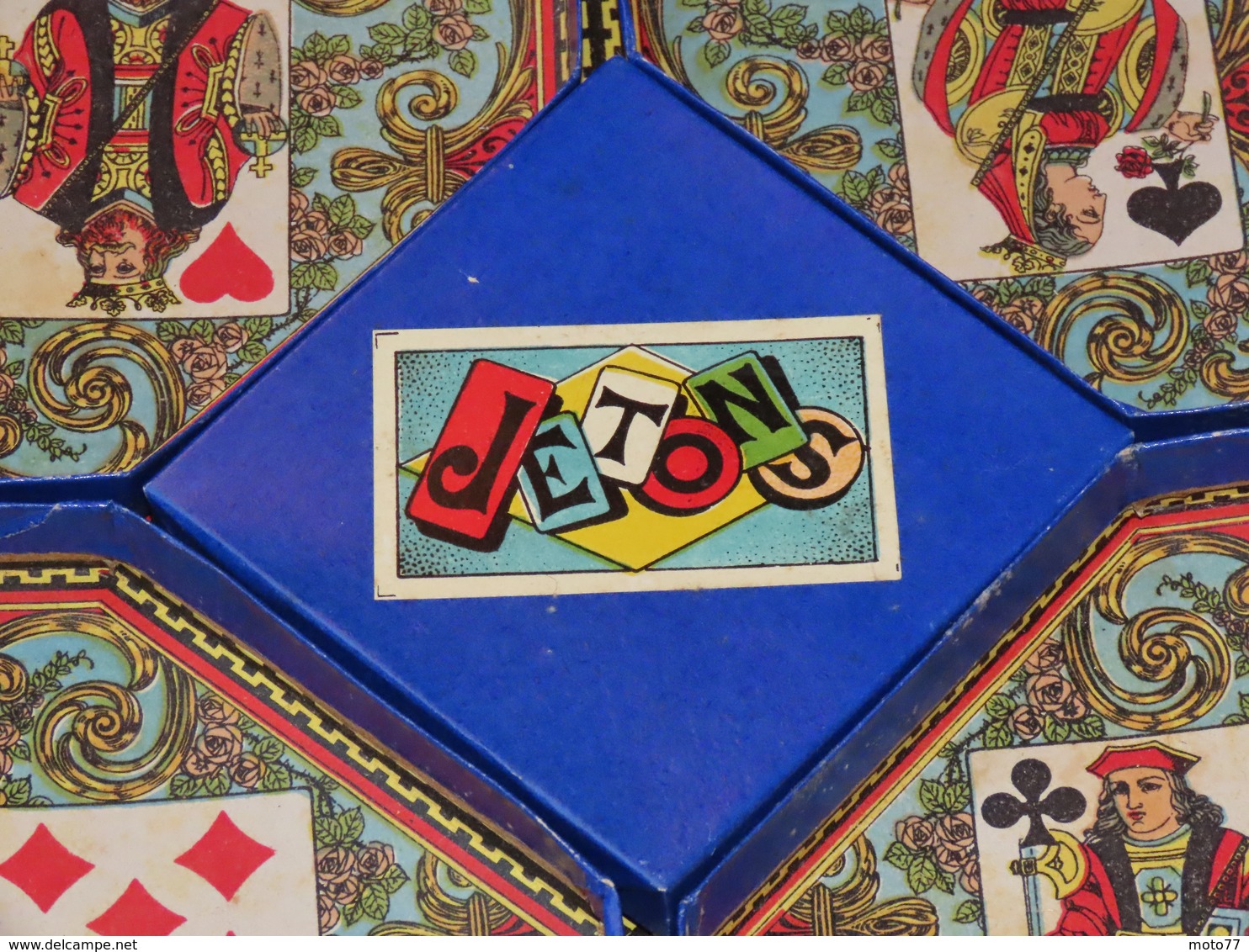 BOITE DE JEUX de SOCIÉTÉ ancienne - état NEUF , jamais utilisé - Nain Jaune , Dominos , 7 familles , Oie , Puce , Cartes