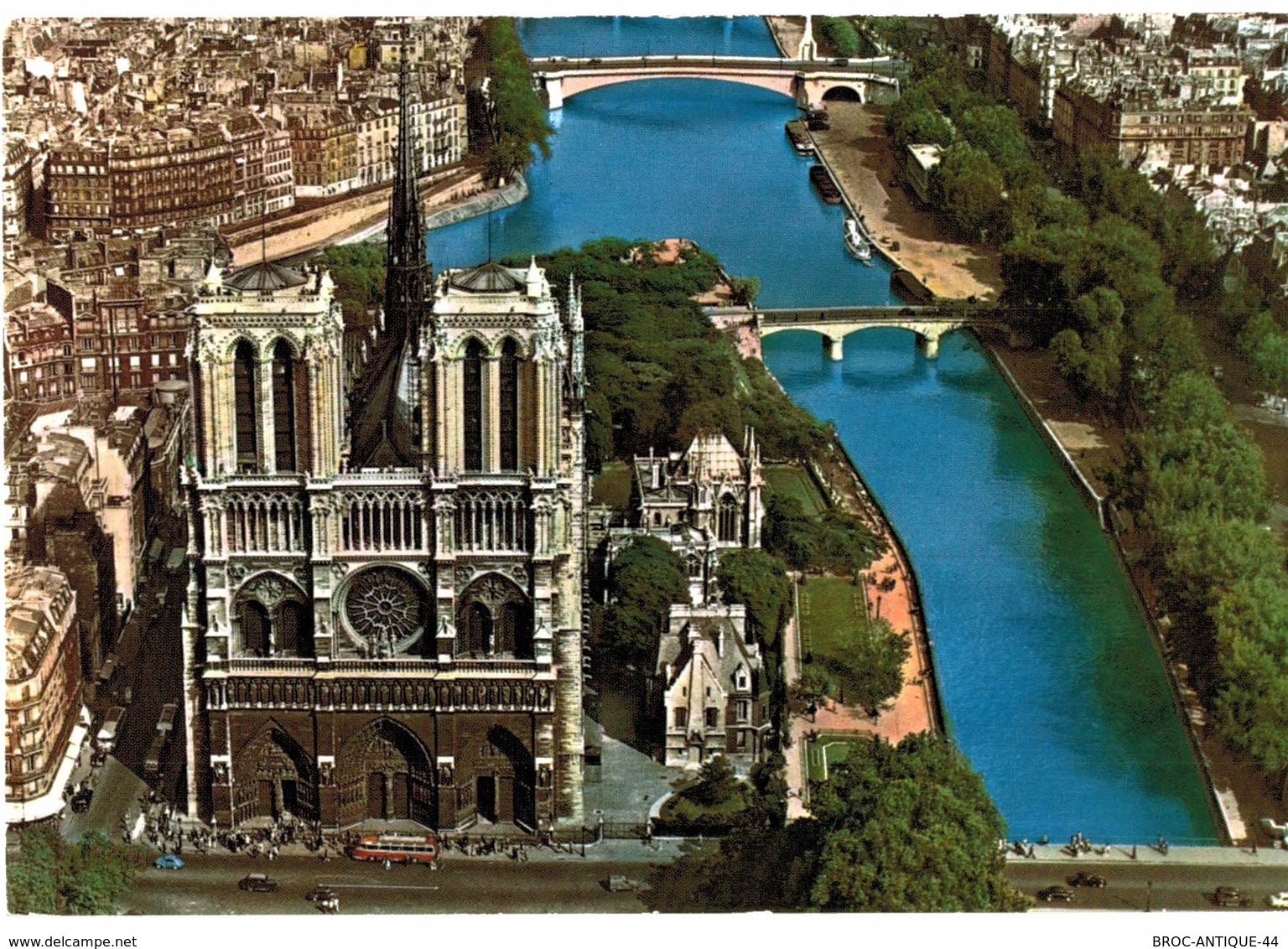 LOT N°157 - LOT DE 500 CARTES DE NOTRE DAME DE PARIS