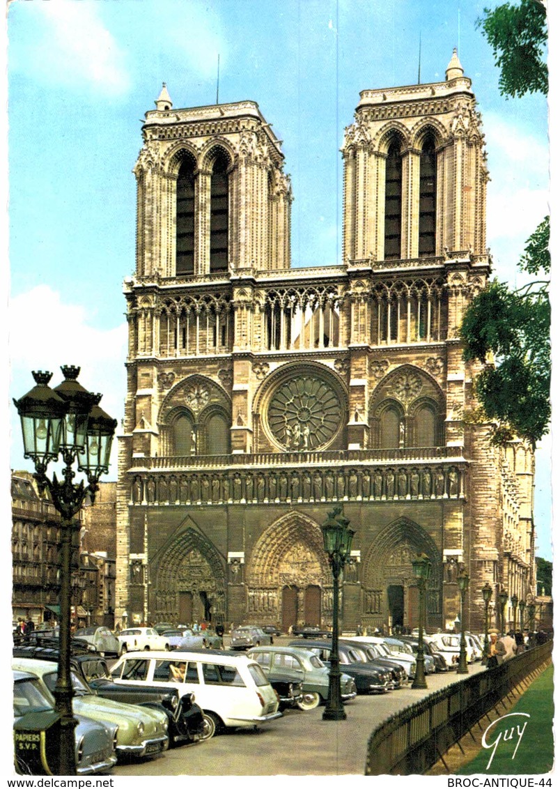 LOT N°157 - LOT DE 500 CARTES DE NOTRE DAME DE PARIS