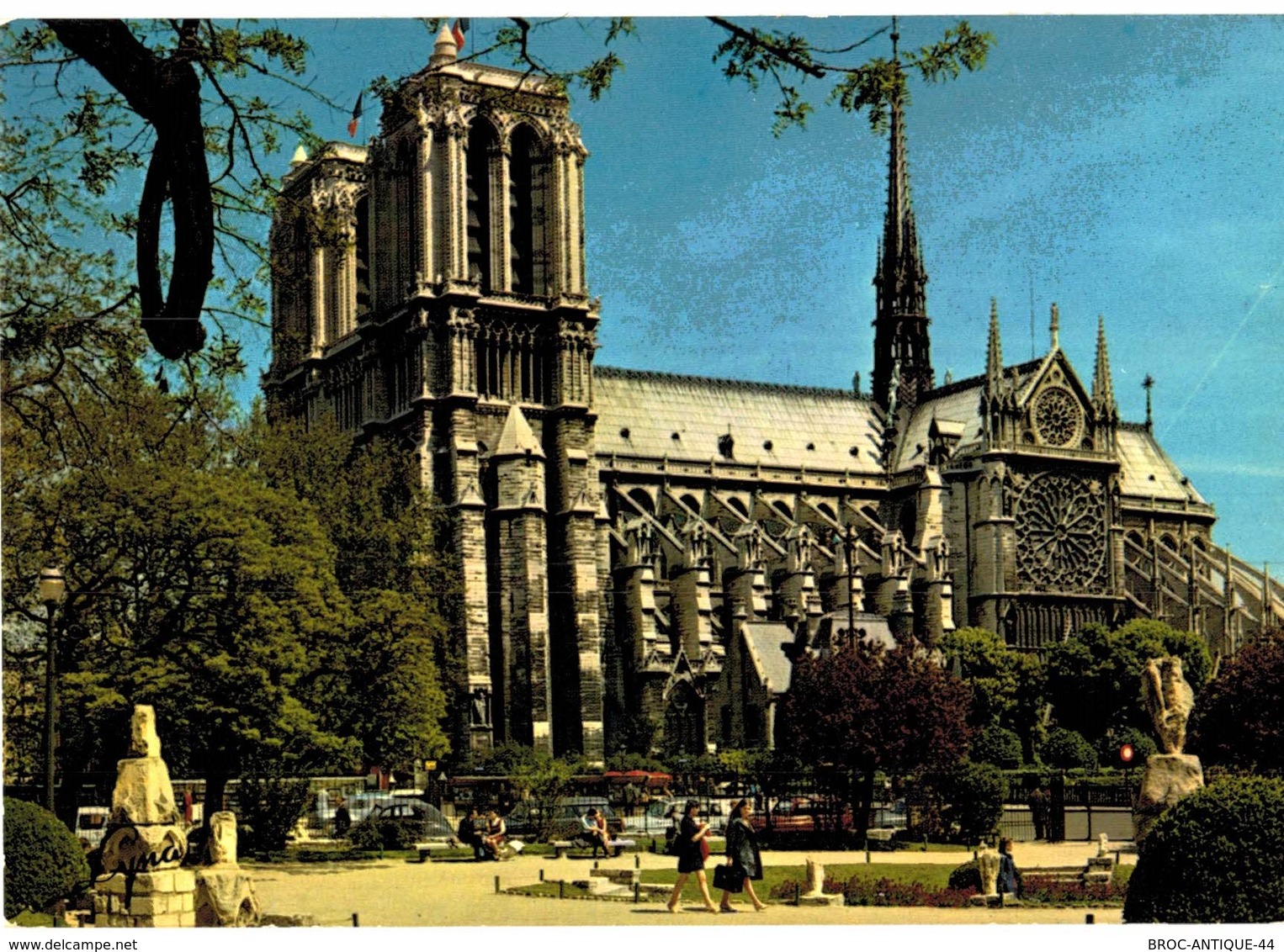 LOT N°157 - LOT DE 500 CARTES DE NOTRE DAME DE PARIS