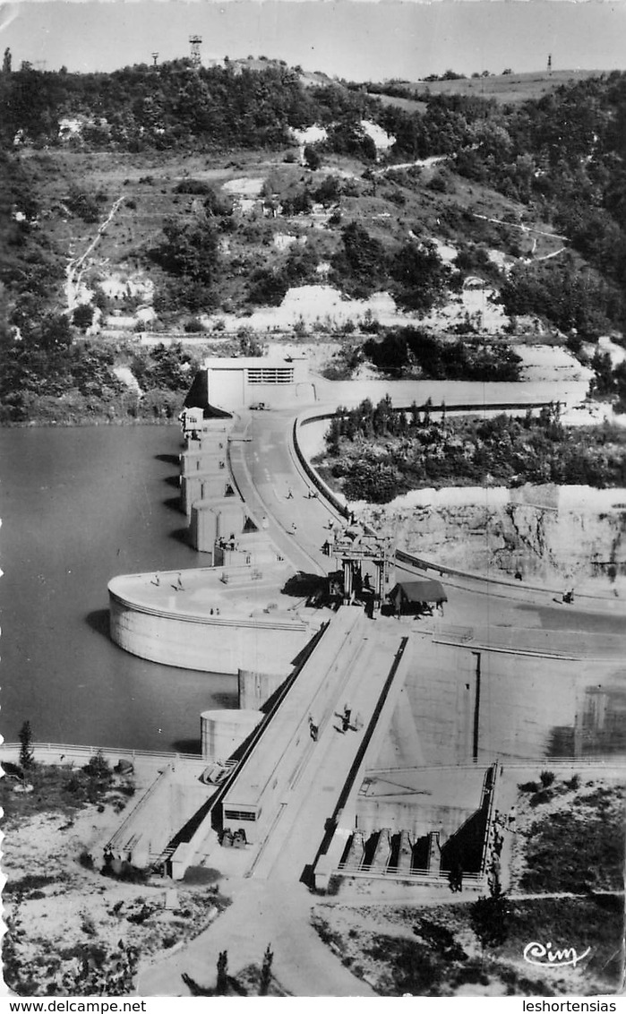 BARRAGE DE GENISSIAT TOURS DE PRISES D'EAU - Génissiat