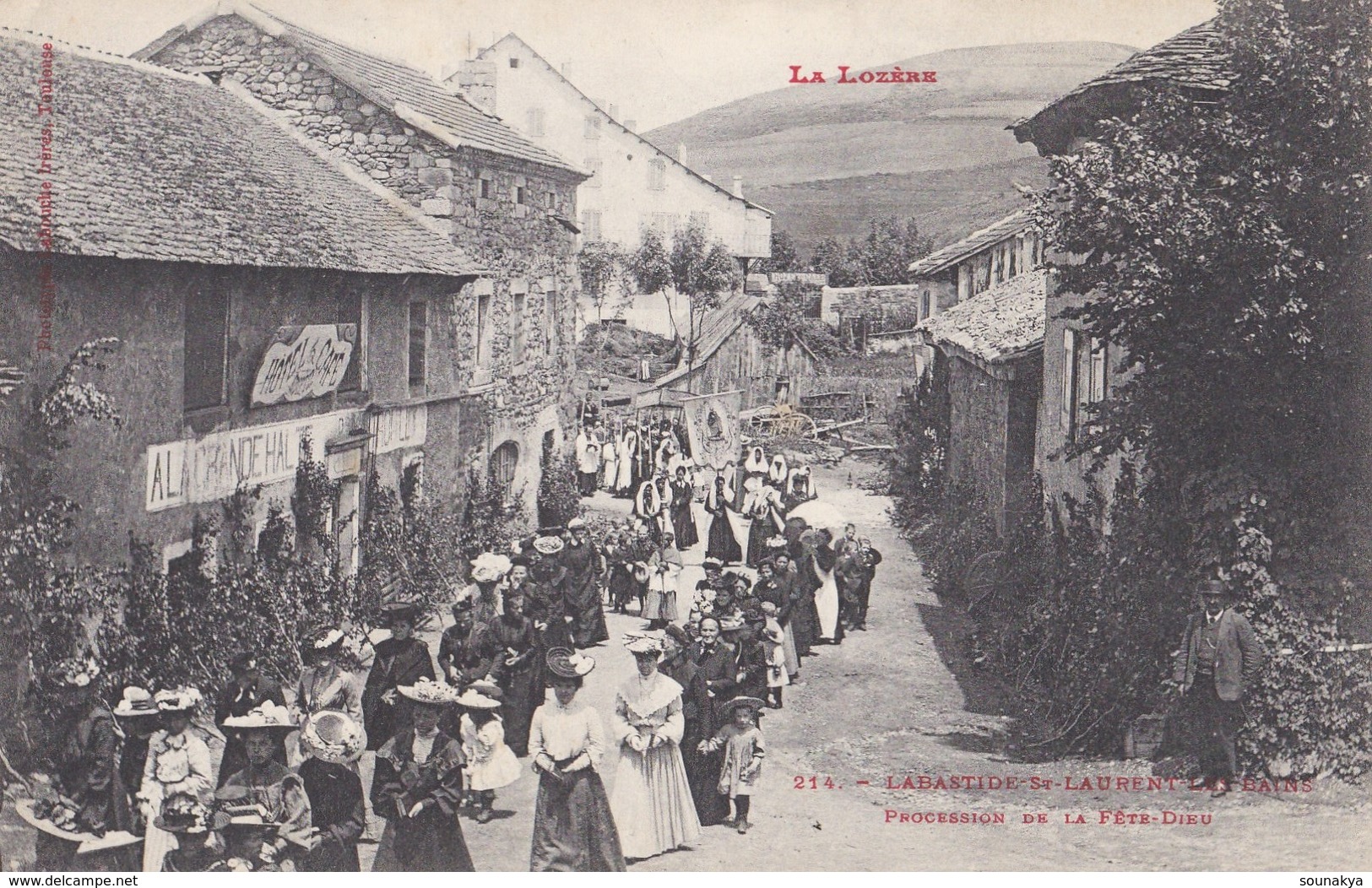 LA LOZERE // La Bastide - St-Laurent-les-bains // Procession De La Fete-dieu - Autres & Non Classés