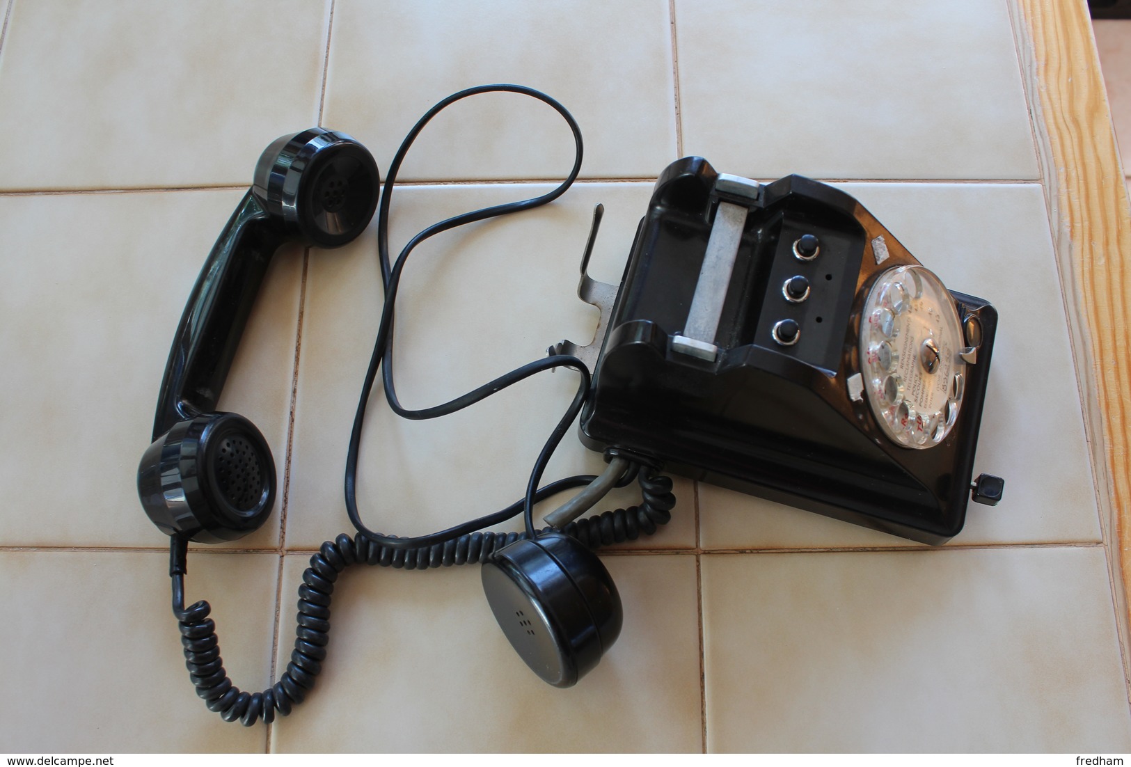 TELEPHONE 1969 EN BAKELITE(appareil Moblile 1+2 Pour Combiné S63) - Telephony