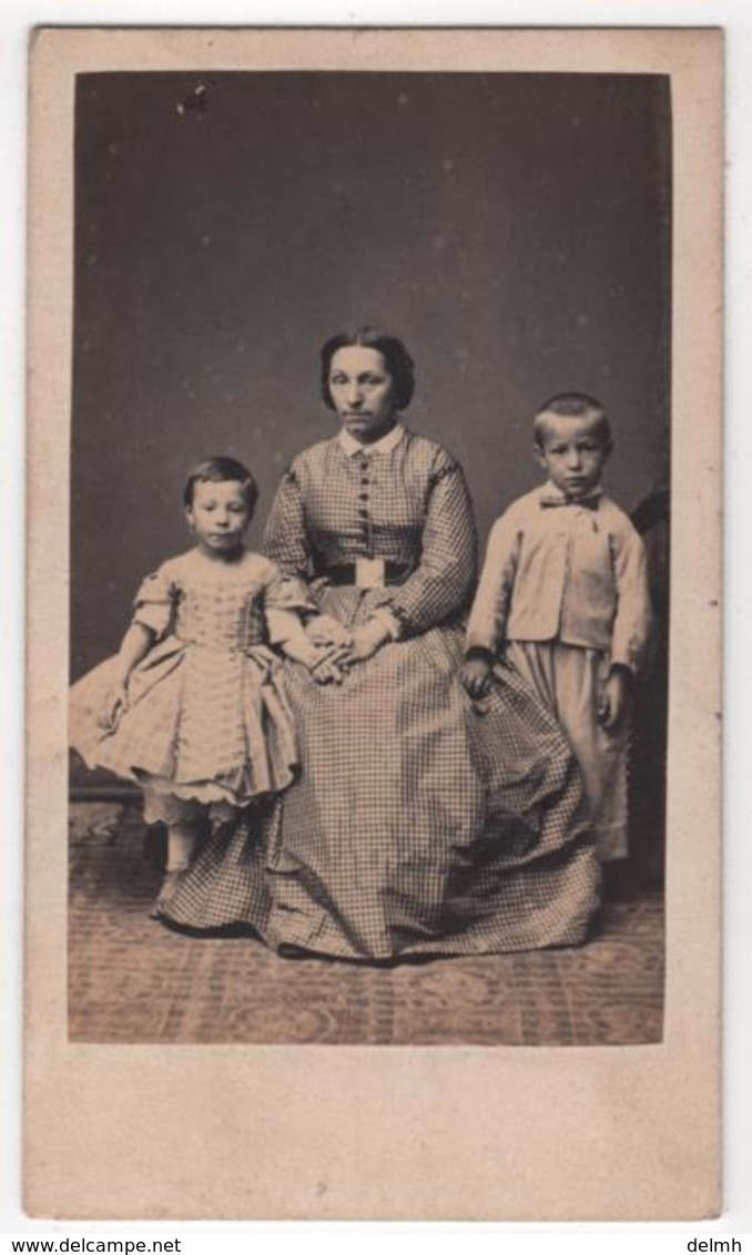 CDV Photo Originale XIXéme Famille VIOLLE Dédicacée à Marie Bonnain 1866 Par Harlier Vannes Cdv2725 - Anciennes (Av. 1900)