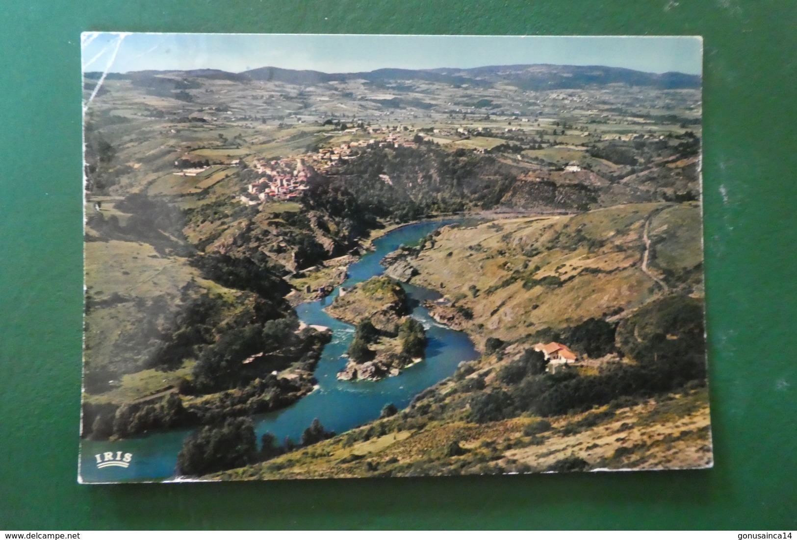 Les Gorges De La Loire Les Piles Romaines Dominées Par St Maurice Sur Loire - Autres & Non Classés