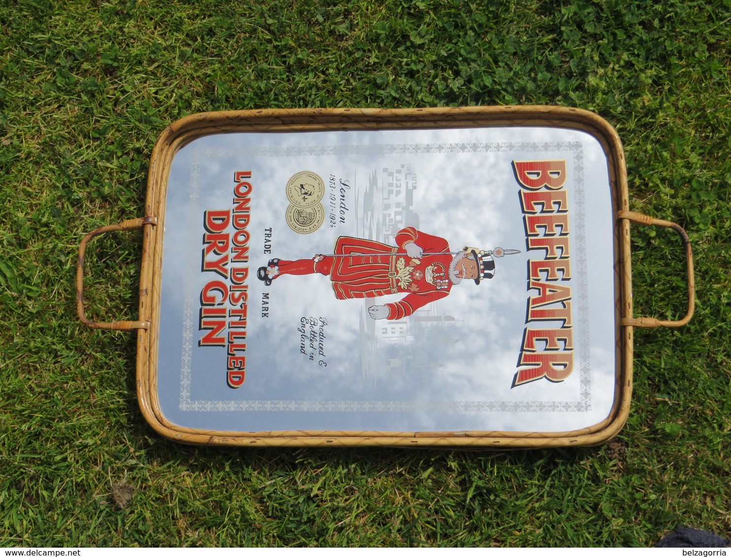 MIROIR PLATEAU BEEFEATER DRY GIN PUBLICITAIRE Avec CADRE En OSIER + 2 POIGNETS - VOIR SCANS - SUPERBE - Espejos