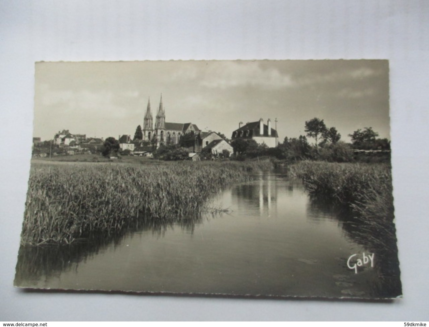 CP PONTMAIN - LA BASILIQUE ET LA RIVIERE DE DAIRON - Pontmain