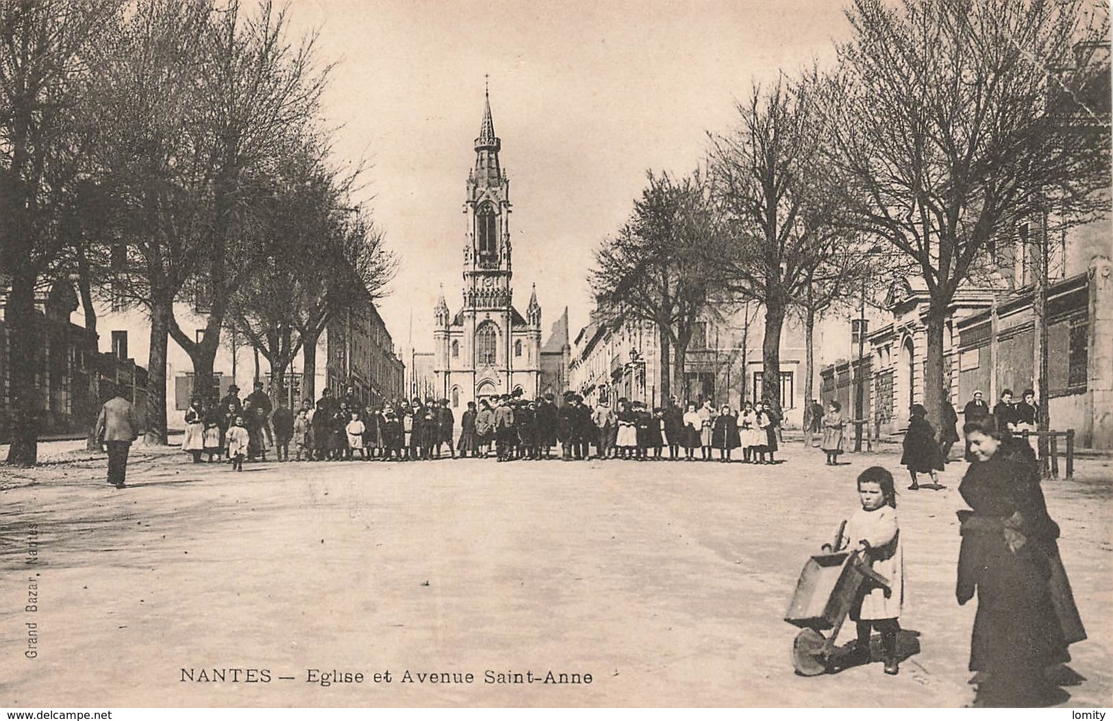 44 Nantes Eglise Et Avenue Sainte Anne Cpa Carte Animée - Nantes