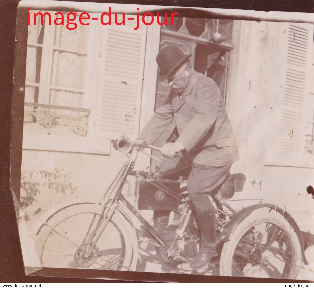 Photo Ancienne  TRICYCLE A MOTEUR VELO - Automobiles