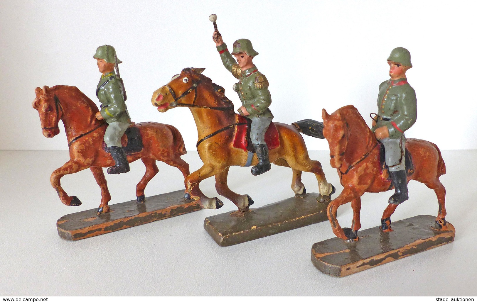 Zwischenkriegszeit Wehrmacht Lineol Figuren Kavalerie 3 Reiter 1 Geschütz Bespielt I-II (altersbedingte Gebrauchsspuren) - Geschichte