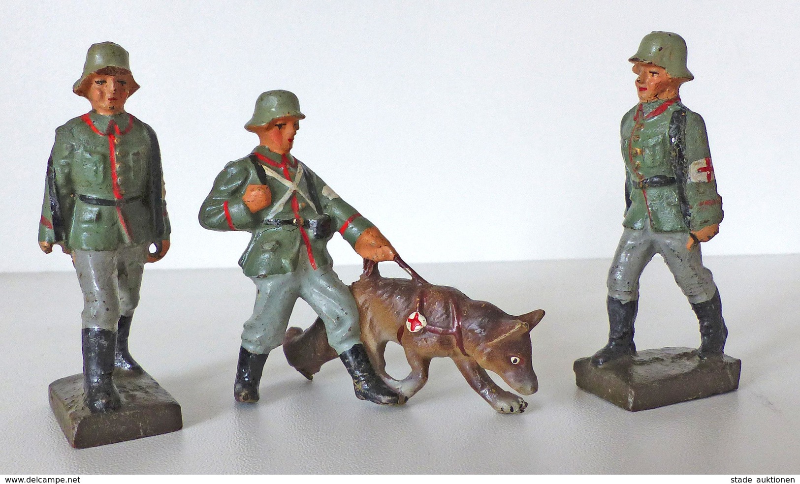 Zwischenkriegszeit Wehrmacht Lineol U. Elastin Figuren 3 Sanitäter 1x Mit Schäferhund Bespielt I-II (altersbedingte Gebr - Geschichte