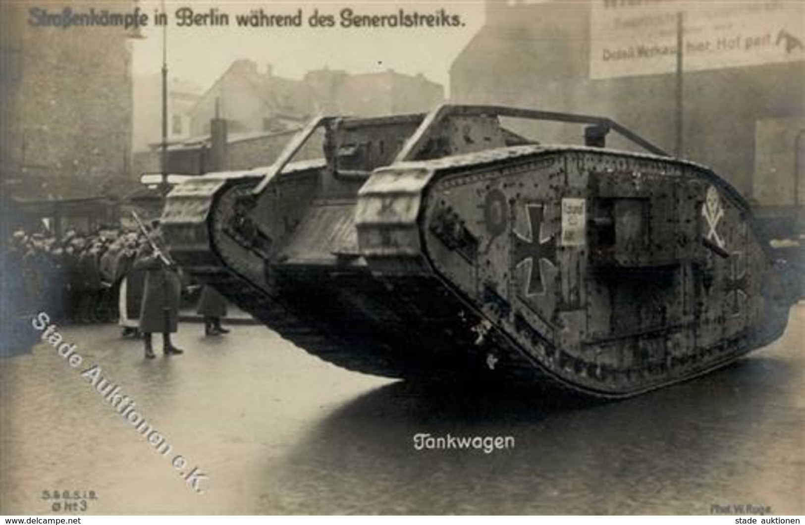 Revolution Tankwagen Foto AK I-II - Krieg