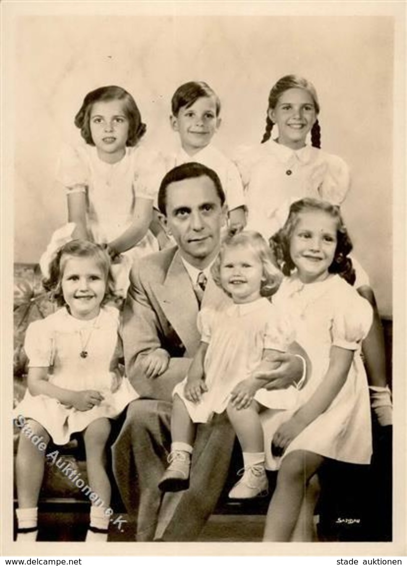 WK II Goebbels Dr. Mit Seinen Kindern Foto AK I-II - War 1939-45