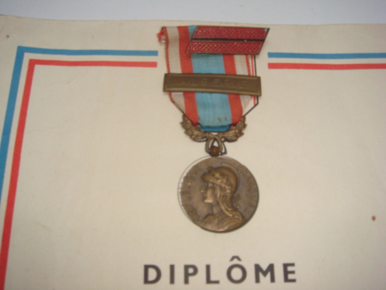 Medaille Militaire Afrique Du Nord Avec Diplome - Frankreich