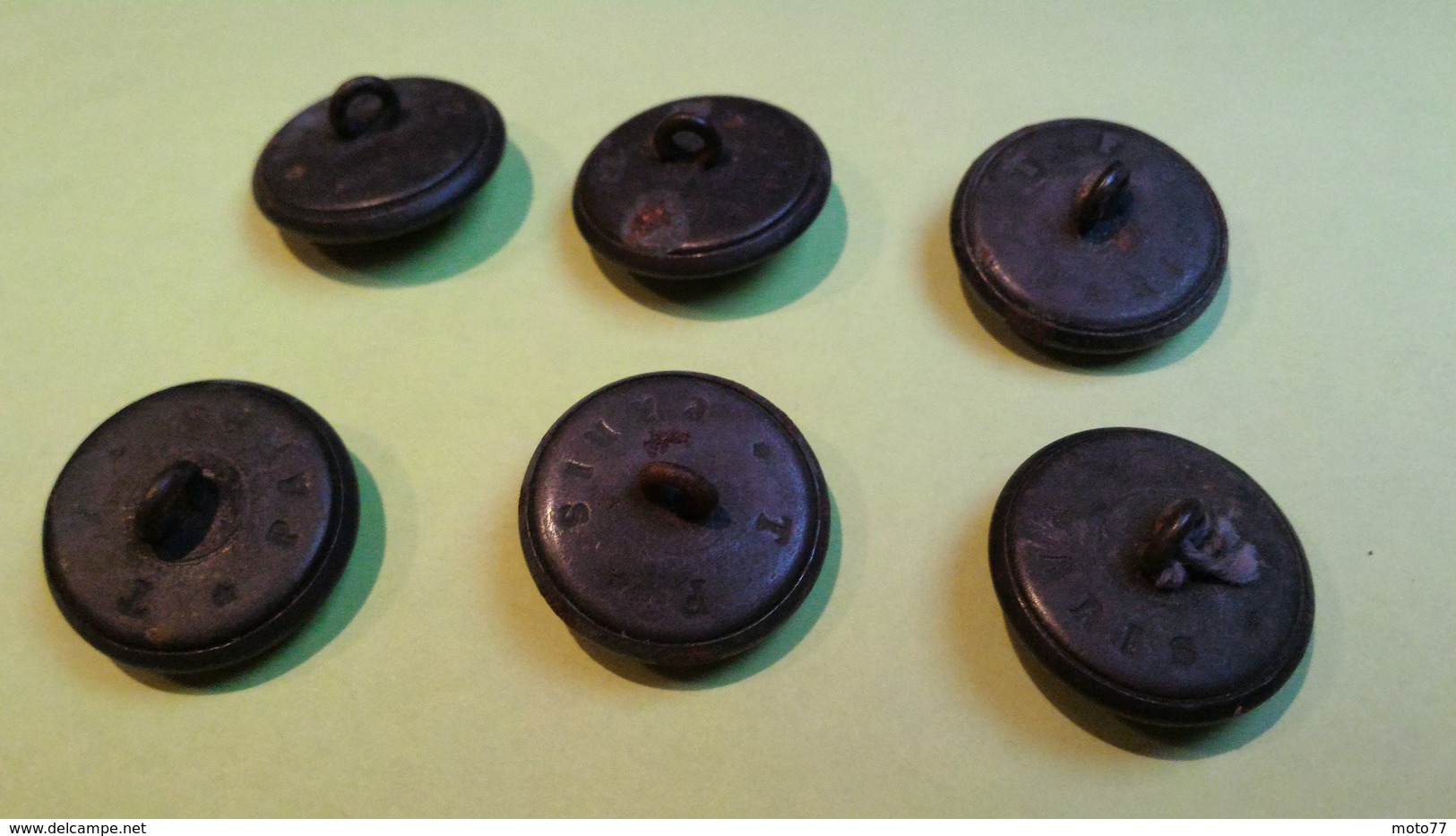 Lot De 6 BOUTONS Anciens - Diamètre Environ 24 Mm - Vêtement Armée Militaire Guerre Soldat /2 - Bottoni