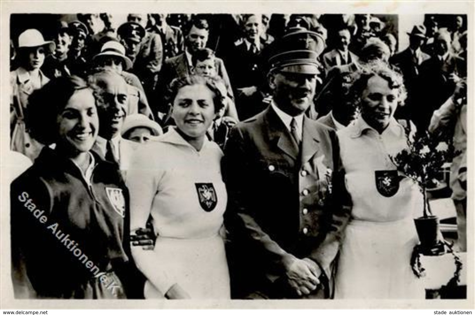 BERLIN OLYMPIA 1936 WK II - PH 18 . Der Führer Mit Den 3 Siegeerinnen Im Speerwurf - S-o I-II - Giochi Olimpici