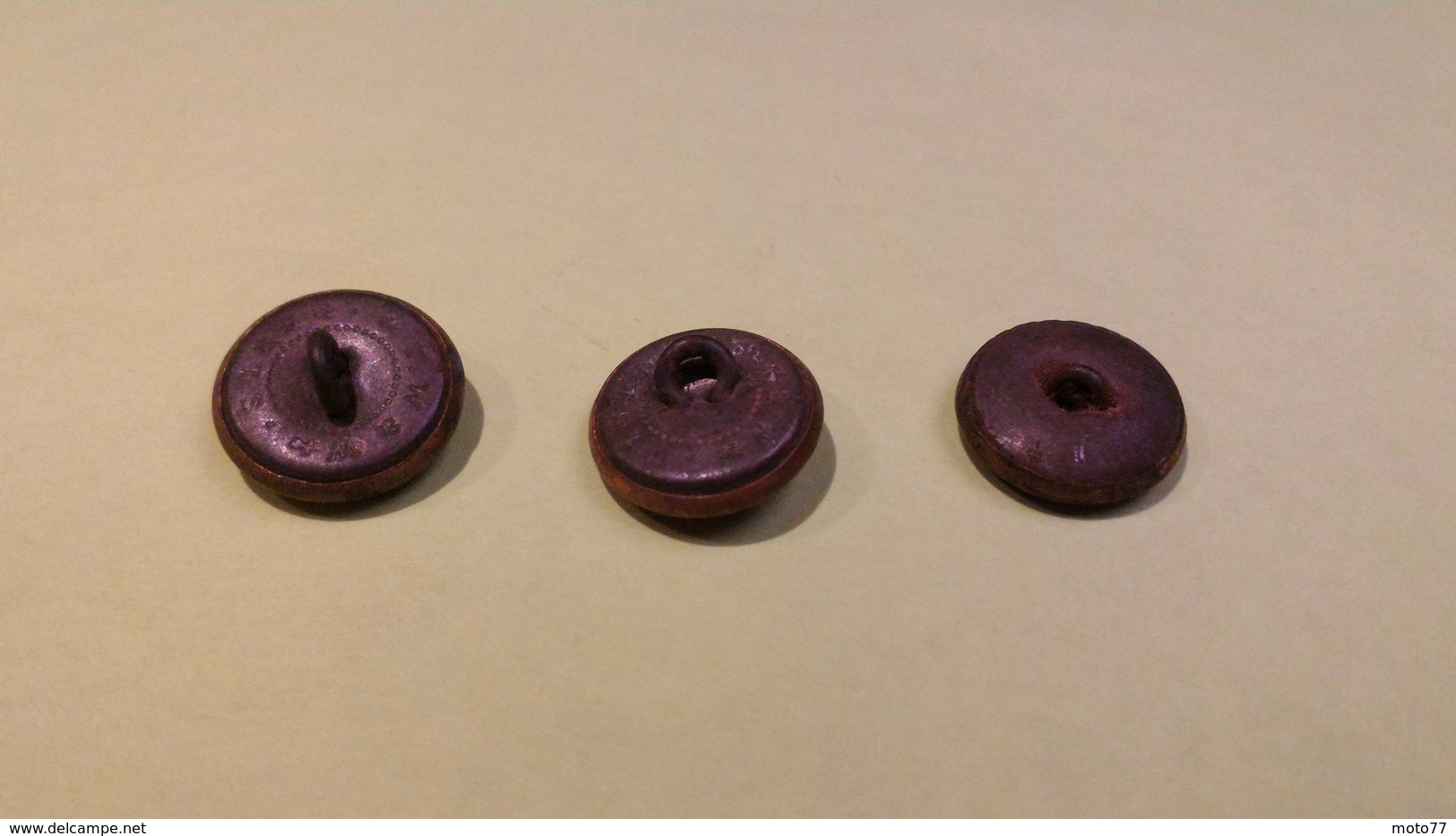 Lot De 3 BOUTONS Anciens - Diamètre Environ 14 Mm - Vêtement Armée Militaire Guerre Soldat /6 - Boutons