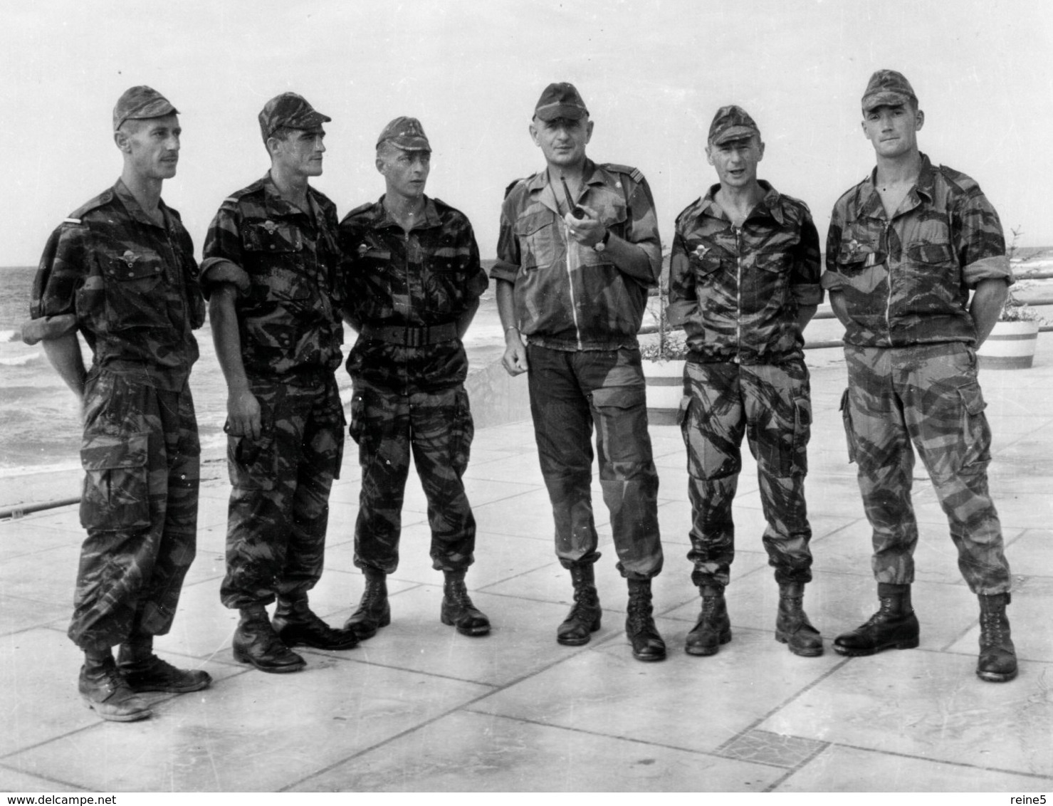 A-2A1 >> PHOTO ALGERIE >> Général Et Ses Officiers Du 3ème Régiment De Parachustistes Année 1957-58 - TRES BON ETAT - Aviation