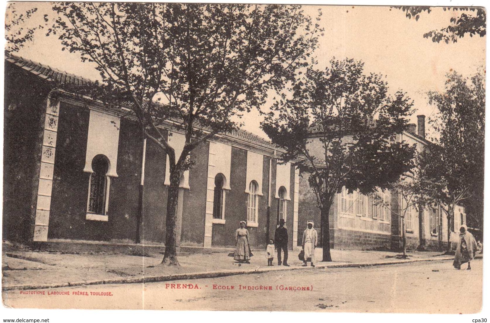 CPA ALGERIE.FRENDA.ECOLE INDIGENE GARCONS - Autres & Non Classés