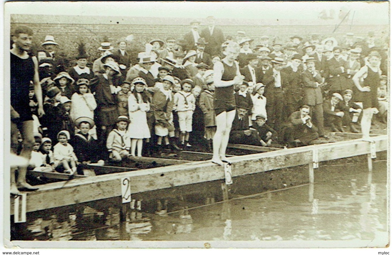 Carte Photo. Gembloux. Fête De La Natation. 22-8-1915. Cachet Militaire. - Gembloux