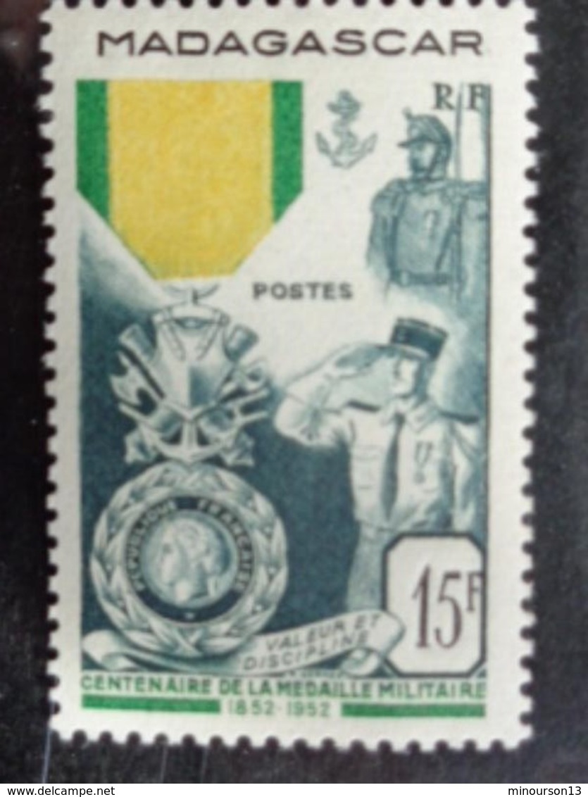 MADAGASCAR 1952 - Y&T N° 321 ** - CENTENAIRE DE LA MEDAILLE MILITAIRE - Neufs