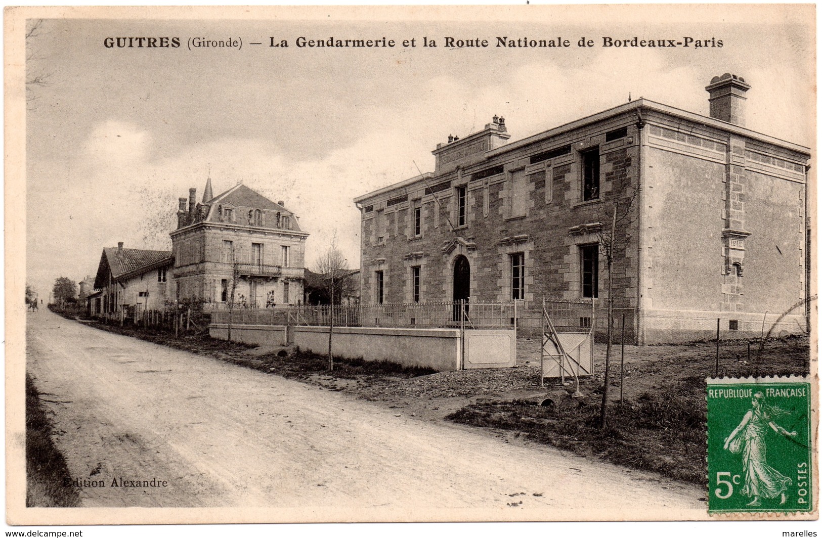 CPA Guîtres 33. La Gendarmerie Et La Route Nationale De Bordeaux-Paris. 1914 - Andere & Zonder Classificatie