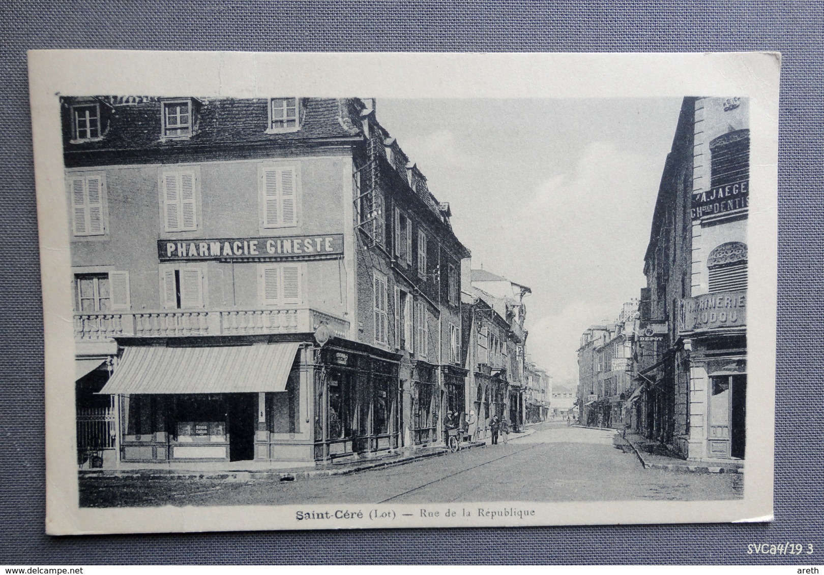 46 -  SAINT-CERE - Rue De La République - Pharmacie Gineste - Saint-Céré