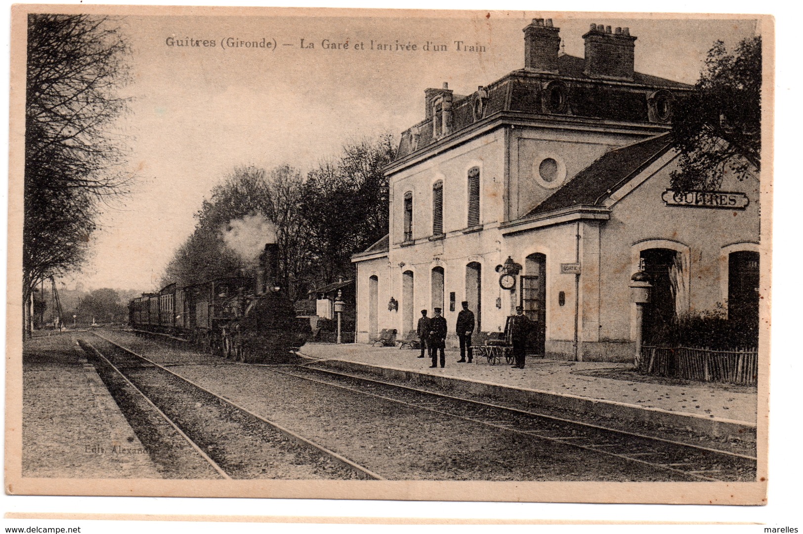 CPA Guîtres 33. La Gare Et L'arrivée D'un Train. Jamais Circulé - Other & Unclassified