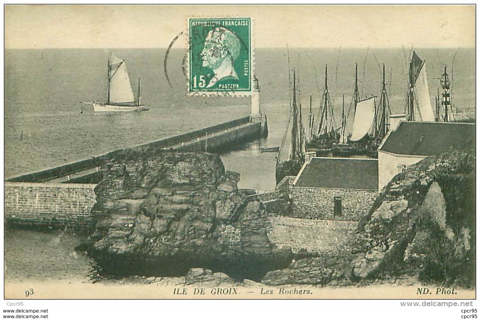 56 .n°40005 . Ile De Groix . Les Rochers.pas Courante - Groix