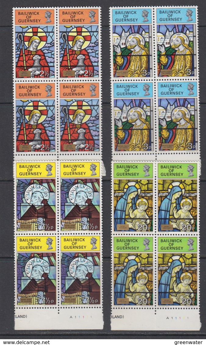 Guernsey 1973 Christmas 4v Bl Of 4 ** Mnh (42532A) - Guernsey