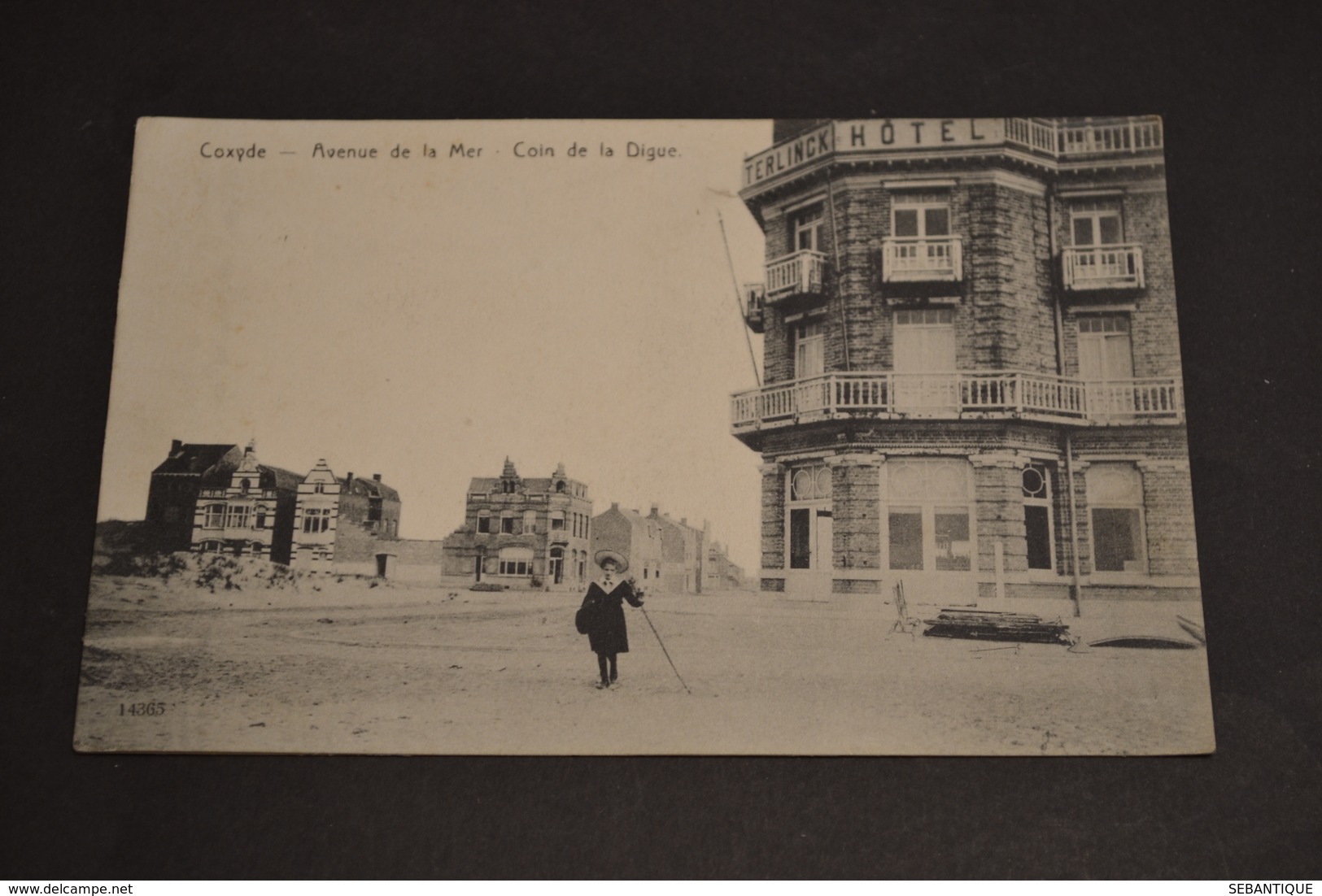 Carte Postale 1910 Coxyde Avenue De La Mer Un Coin De La Digue Teirlinck Hôtel - Autres & Non Classés