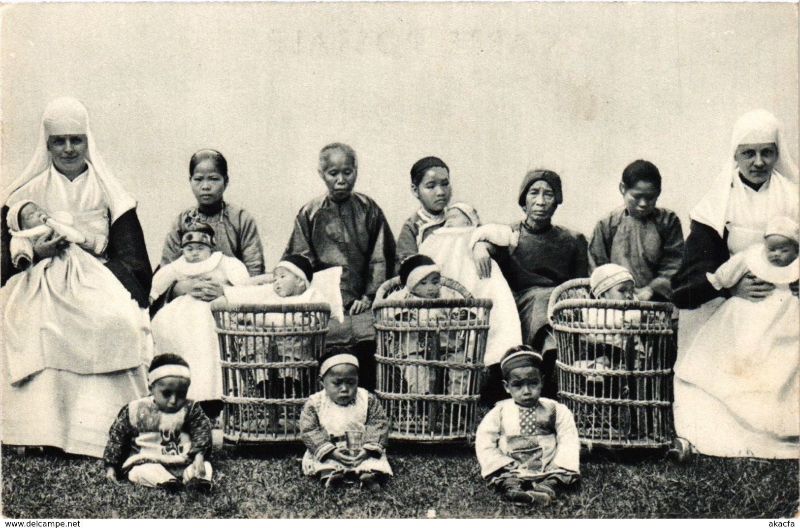 CPA Une Creche Des Soeurs De Saint-Paul VIETNAM-INDOCHINA (840701) - Viêt-Nam