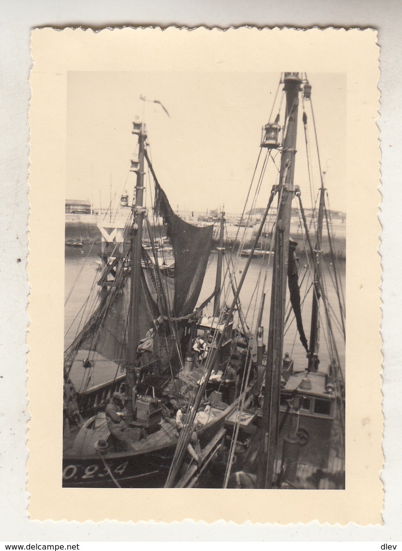 Oostende - Vissersboten - 1950 - Foto Formaat 6.5 X 10 Cm - Boten