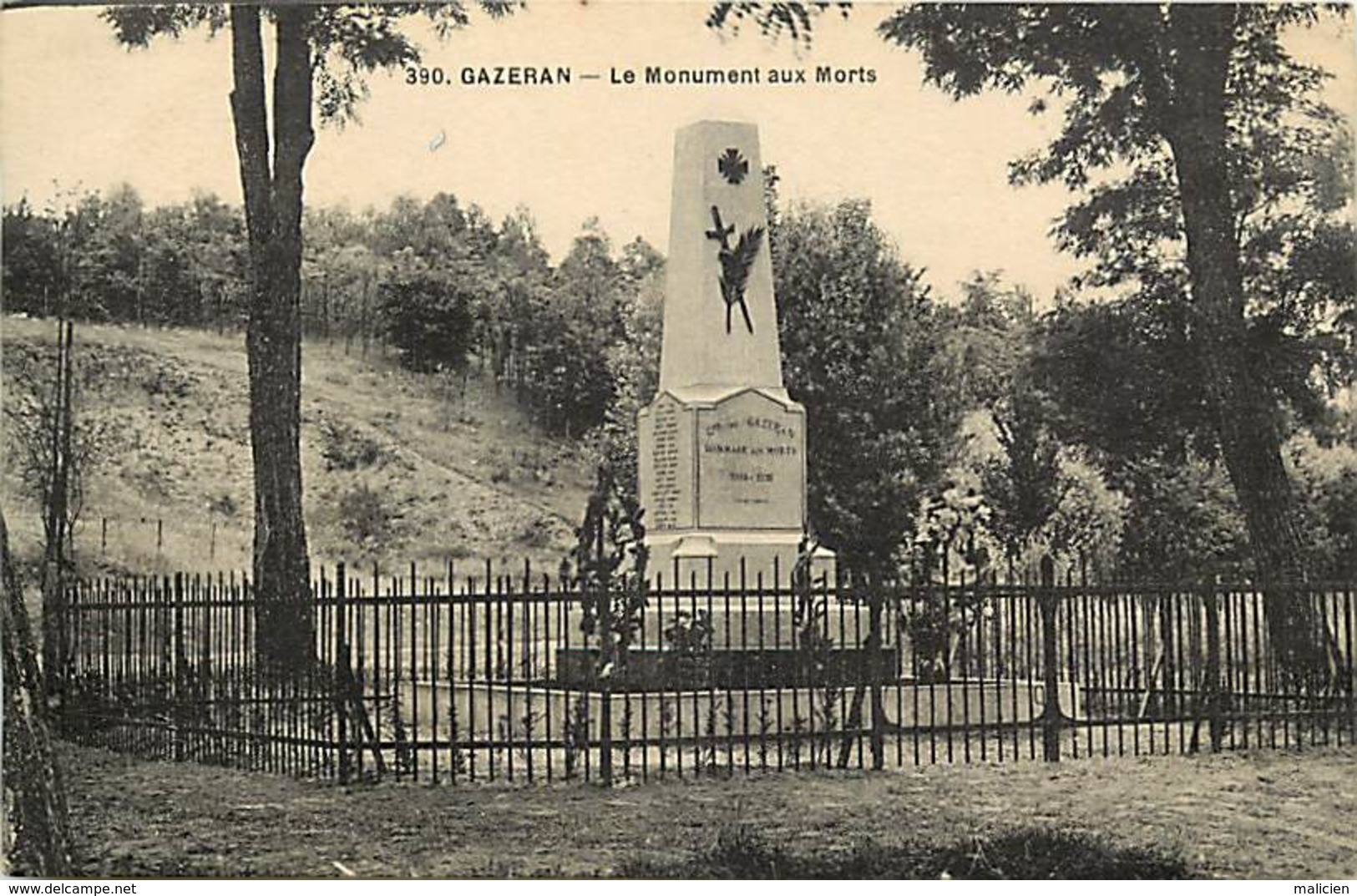 - Dpts Div.-ref-AH928- Yvelines - Gazeran - Le Monument Aux Morts - Monuments Aux Morts - Guerre 1914-18 - - Otros & Sin Clasificación