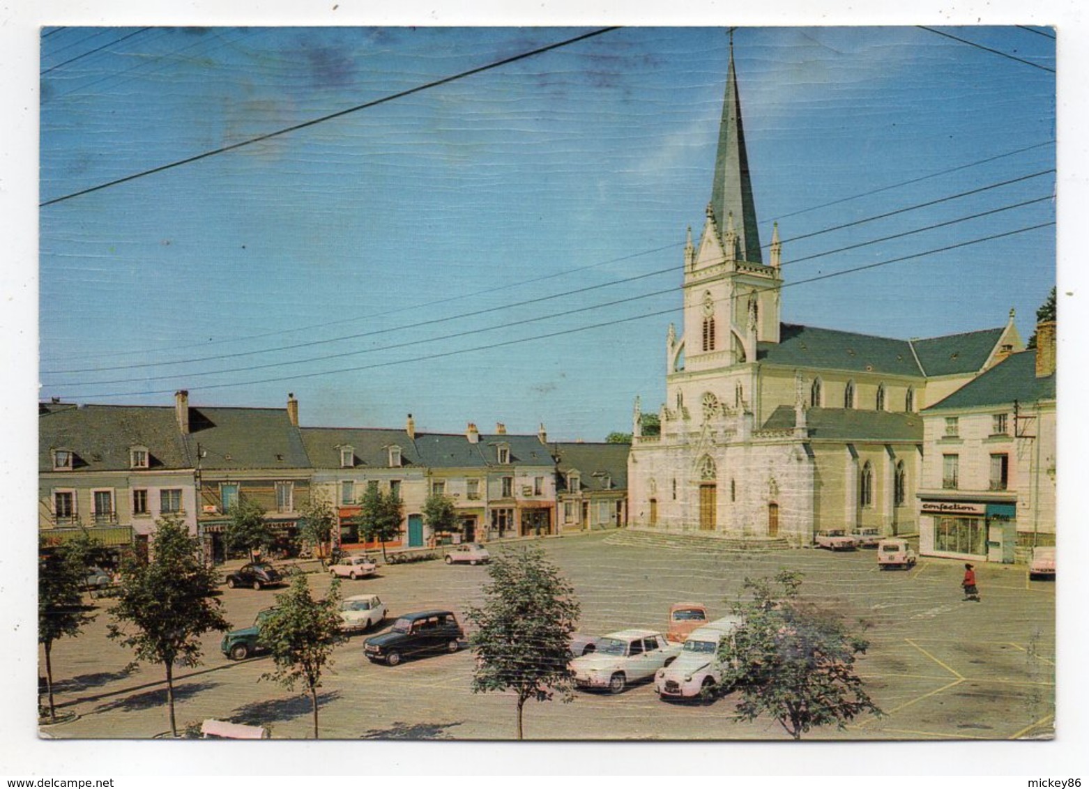 ECOMMOY--1979--La Place Et L'église ( Voitures Dont Renault 4 Et Citroen 2CV ) - Ecommoy