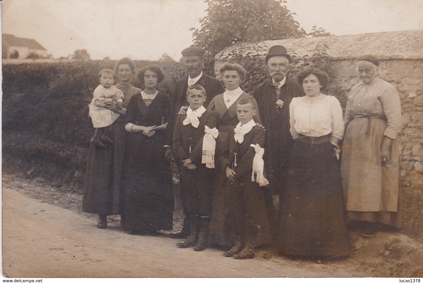 94/ SAINT MAUR / PHOTO BLANC / TRES BELLE CARTE PHOTO DE FAMILLE POUR COMMUNION ? - Saint Maur Des Fosses