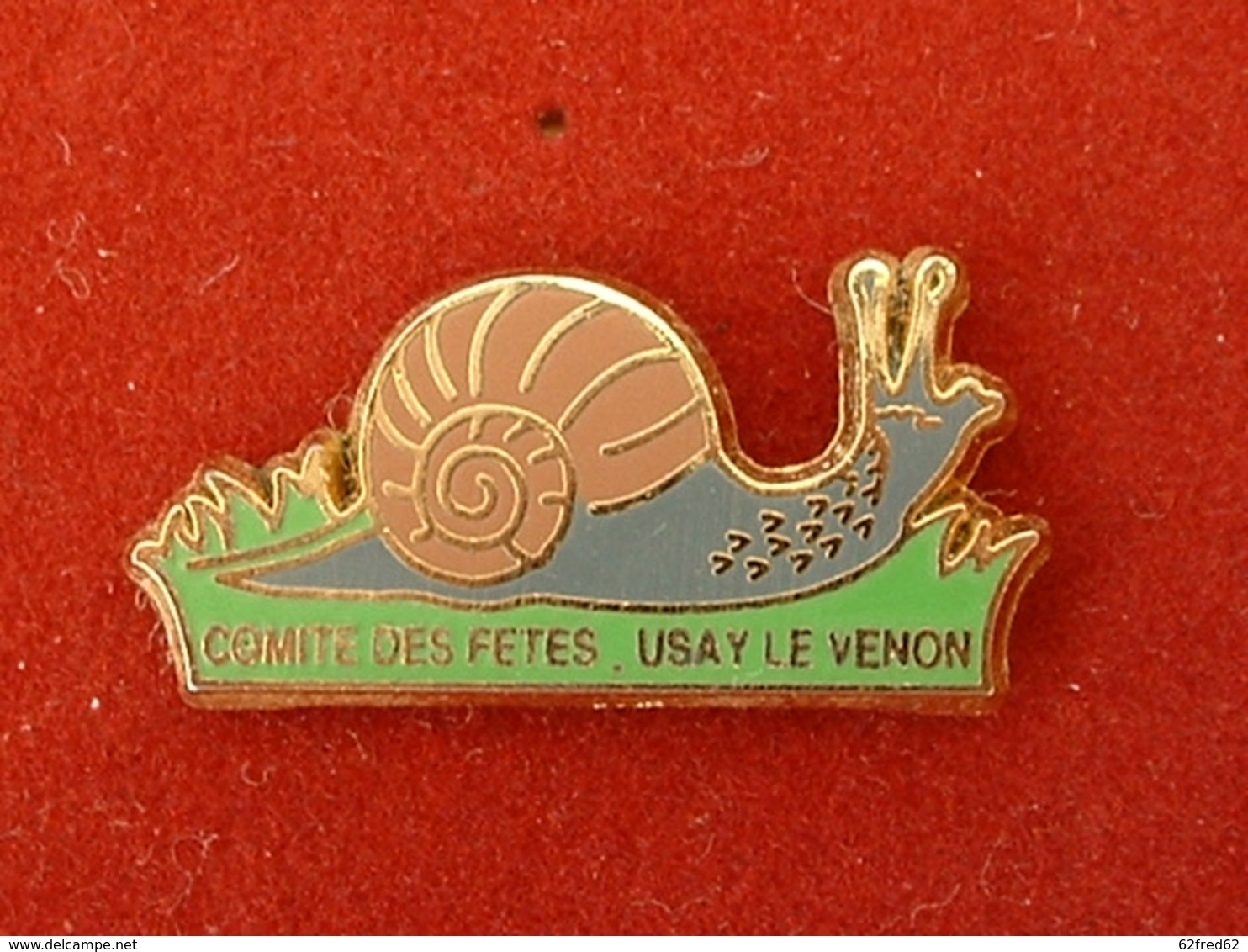 Pin's ESCARGOT - COMITE DES FETES USAY LE VENON - Animals