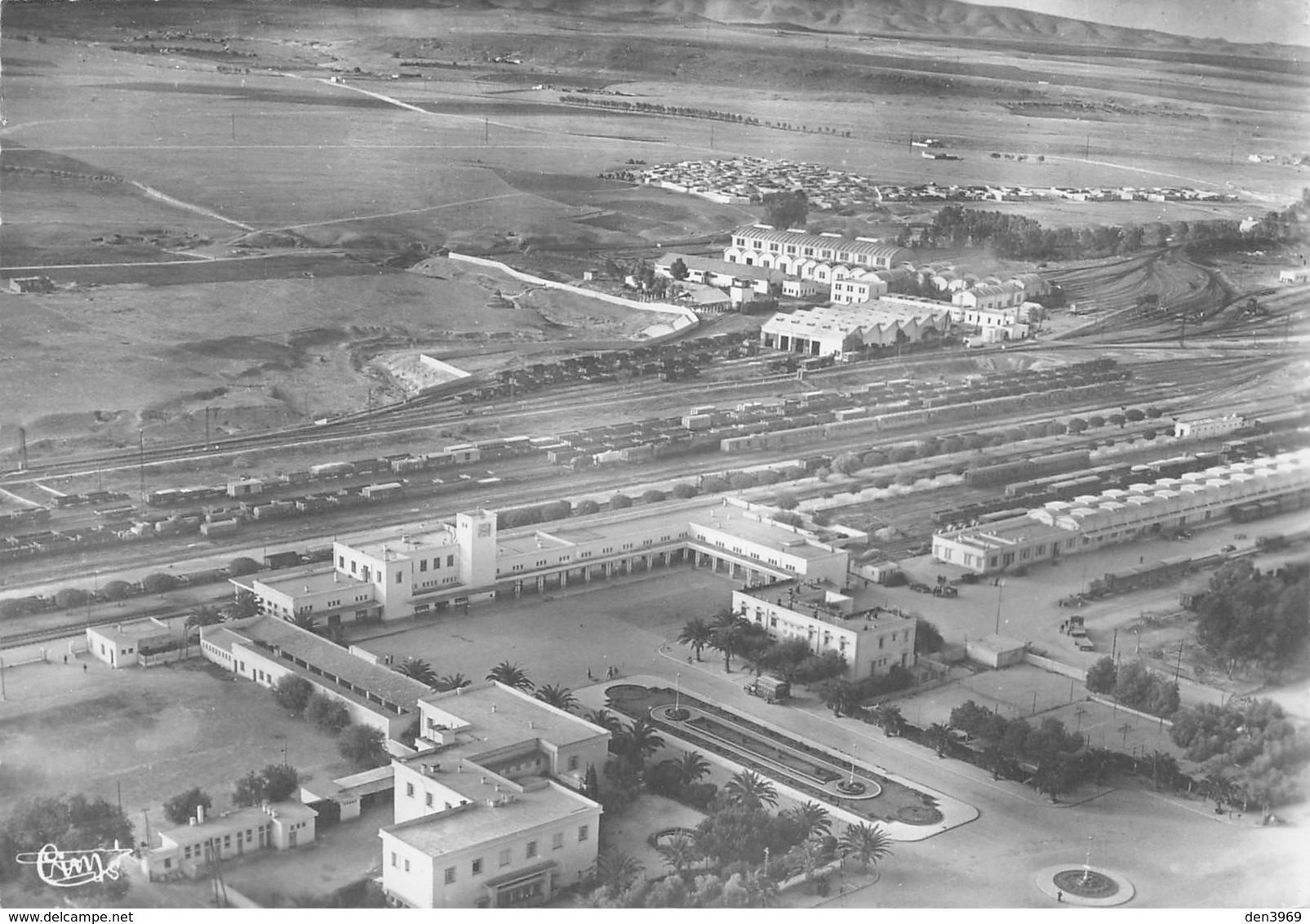 Maroc - OUJDA - Vue Panoramique Aérienne Sur La Gare Et L'Hôtel Terminus - Photo J. Combier Macon, 22 Sep 1956 - Other & Unclassified